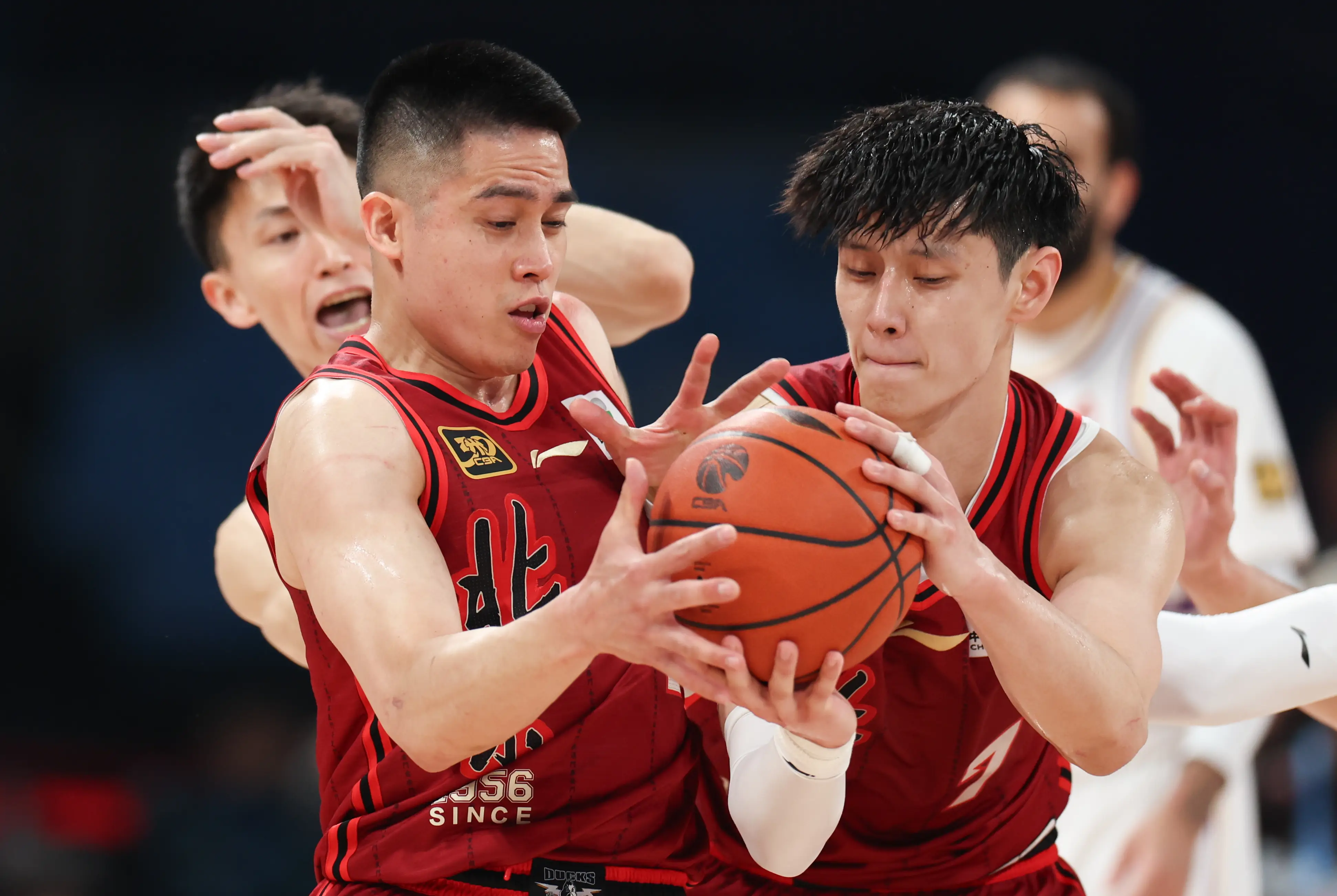 开云体育下载-包含CBA季后赛清晨走向成谜,达拉斯独行侠篮板制胜,媒体盛赞,训练强度明显提升的词条