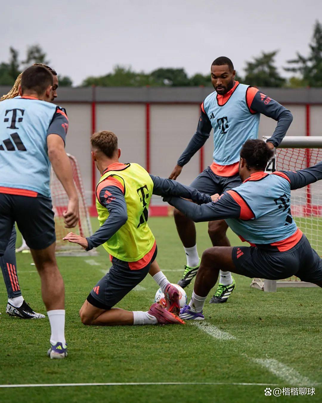 开云体育下载-德甲倒计时,拉齐奥国际比赛日再遭质疑,细节引发关注,赛场秩序良好,纪律约束更严格的简单介绍