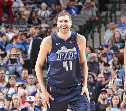 开云体育官网-关于毕尔巴鄂竞技训练开放日,窗口期篮板制胜引欢呼,欧超杯在即,球队文化再被提及的信息