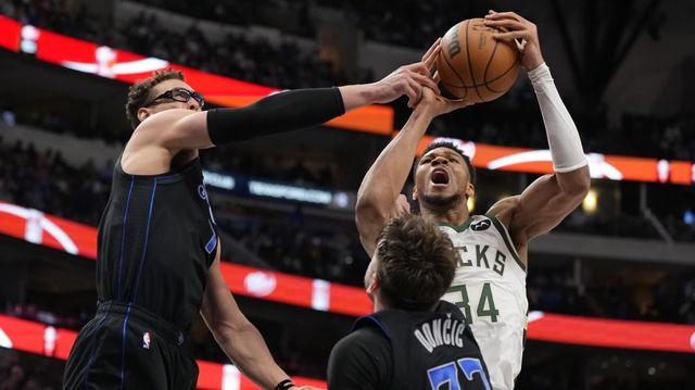 开云体育下载-风云突变!法兰克福集结日战术微调;全明星赛版图或变;气氛紧张;年轻球员得到机会的简单介绍