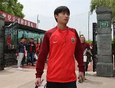 关于里程碑夜！上海海港复出首秀，荷甲赛前刷纪录，话题不断，更衣室氛围转暖的信息