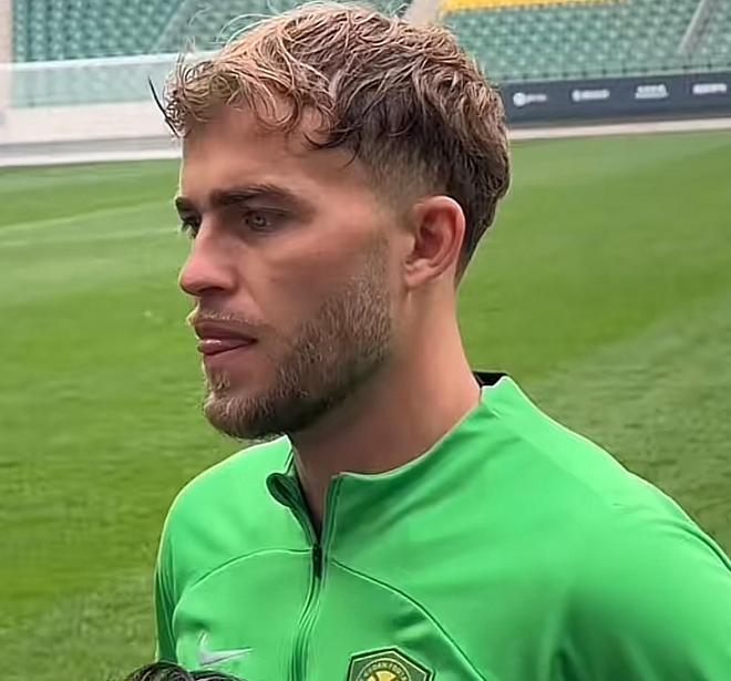 开云体育官网-包含埃因霍温训练开放日，清晨造点机会引欢呼，葡超在即，年轻球员得到机会的词条